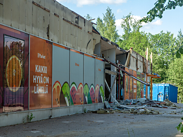 Kaupparakennuksen purku